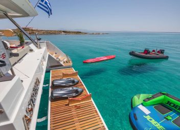 charter catamaran Astoria water toys