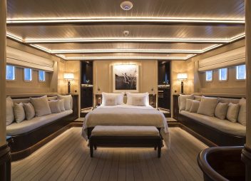 charter Satori yacht master suite