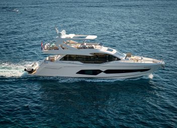 chartering motor yacht Hideaway1