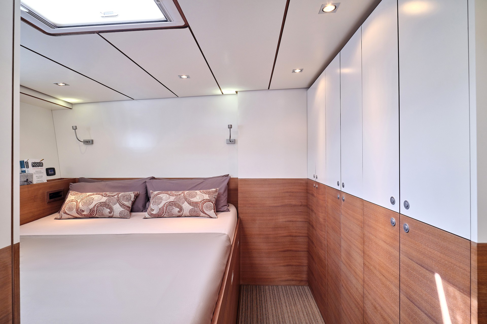 crewed yacht charter Aizu cabin