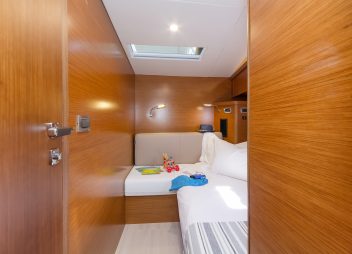 crewed yacht charter Alizee cabin