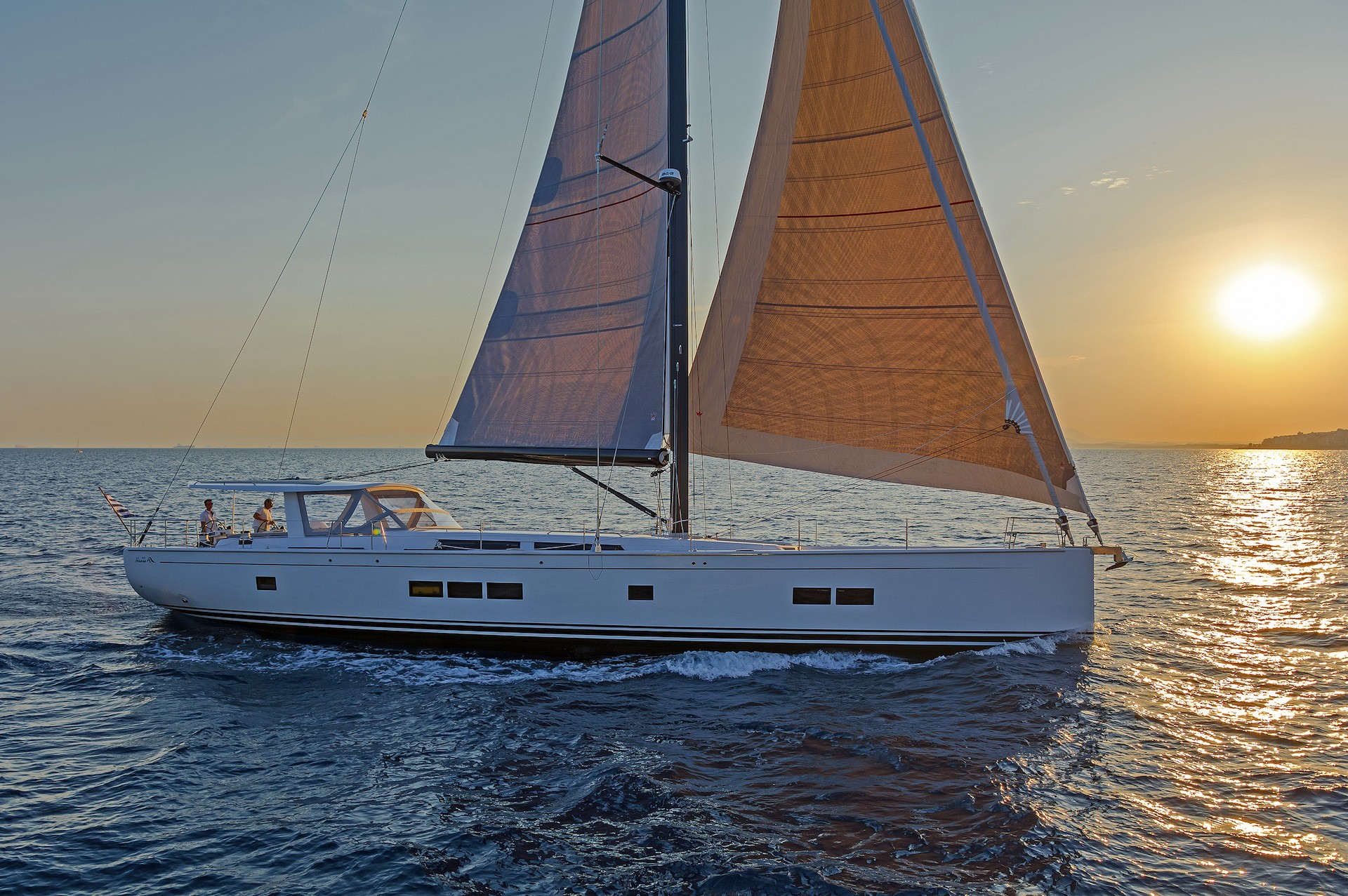 crewed yacht charter Alizee