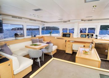 crewed yacht charter Altesse saloon