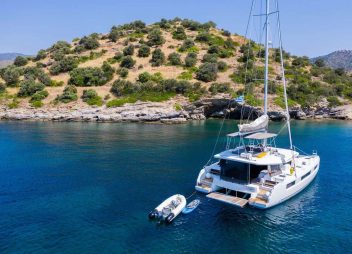 crewed yacht charter Andiamo