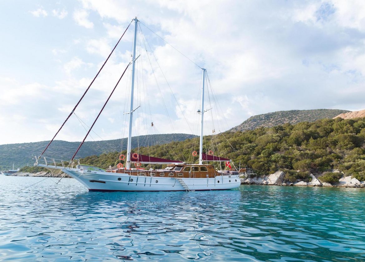 crewed yacht charter Primadonna gulet