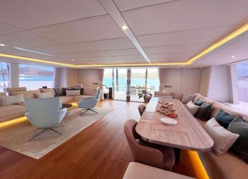 crewed yacht charter Seaclusion saloon dining