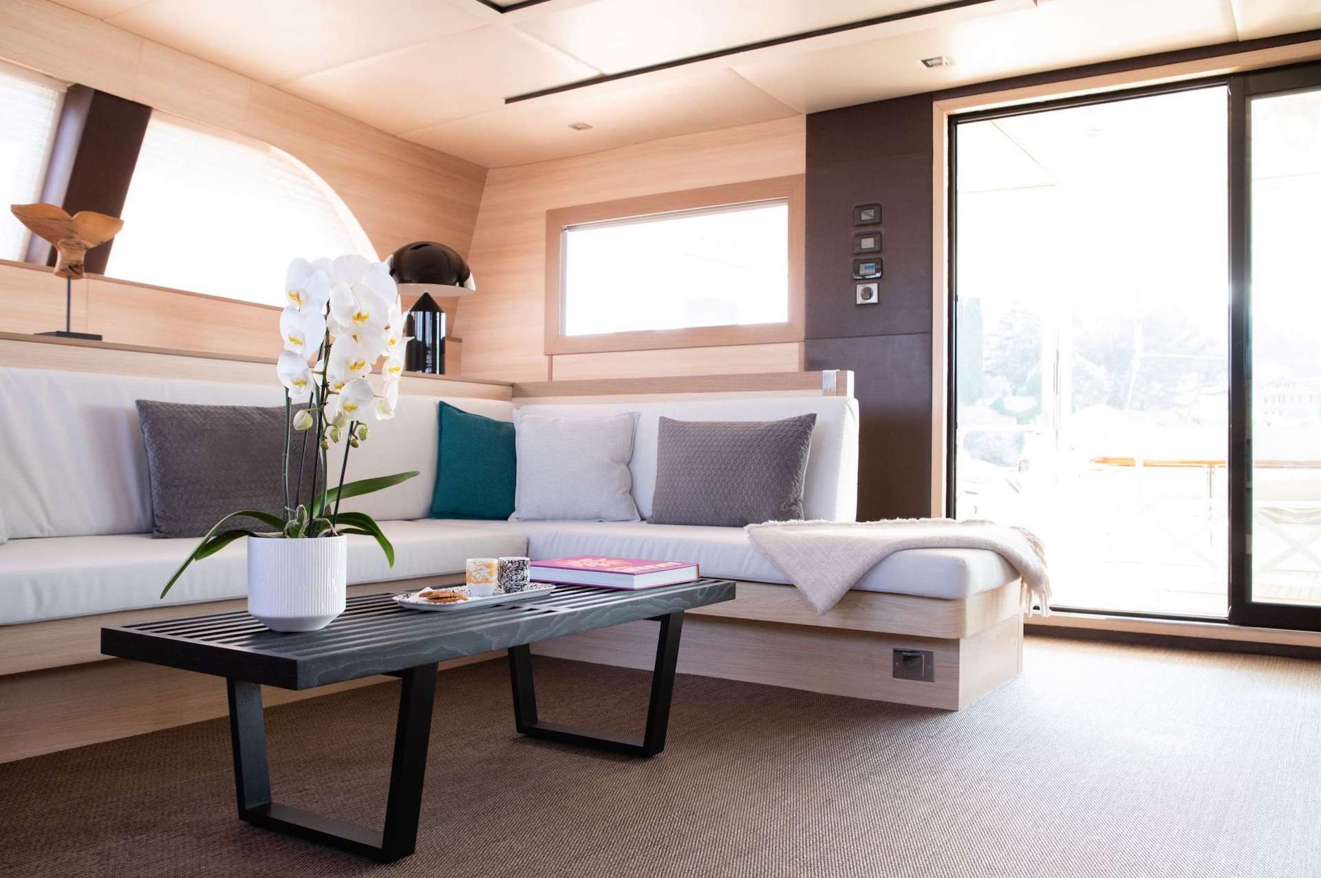 crewed yacht charter Seazen II saloon