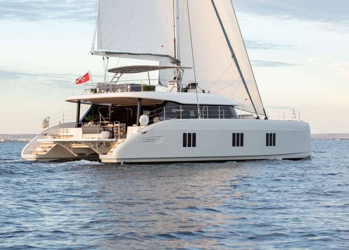 crewed yacht charter Sunbreeze
