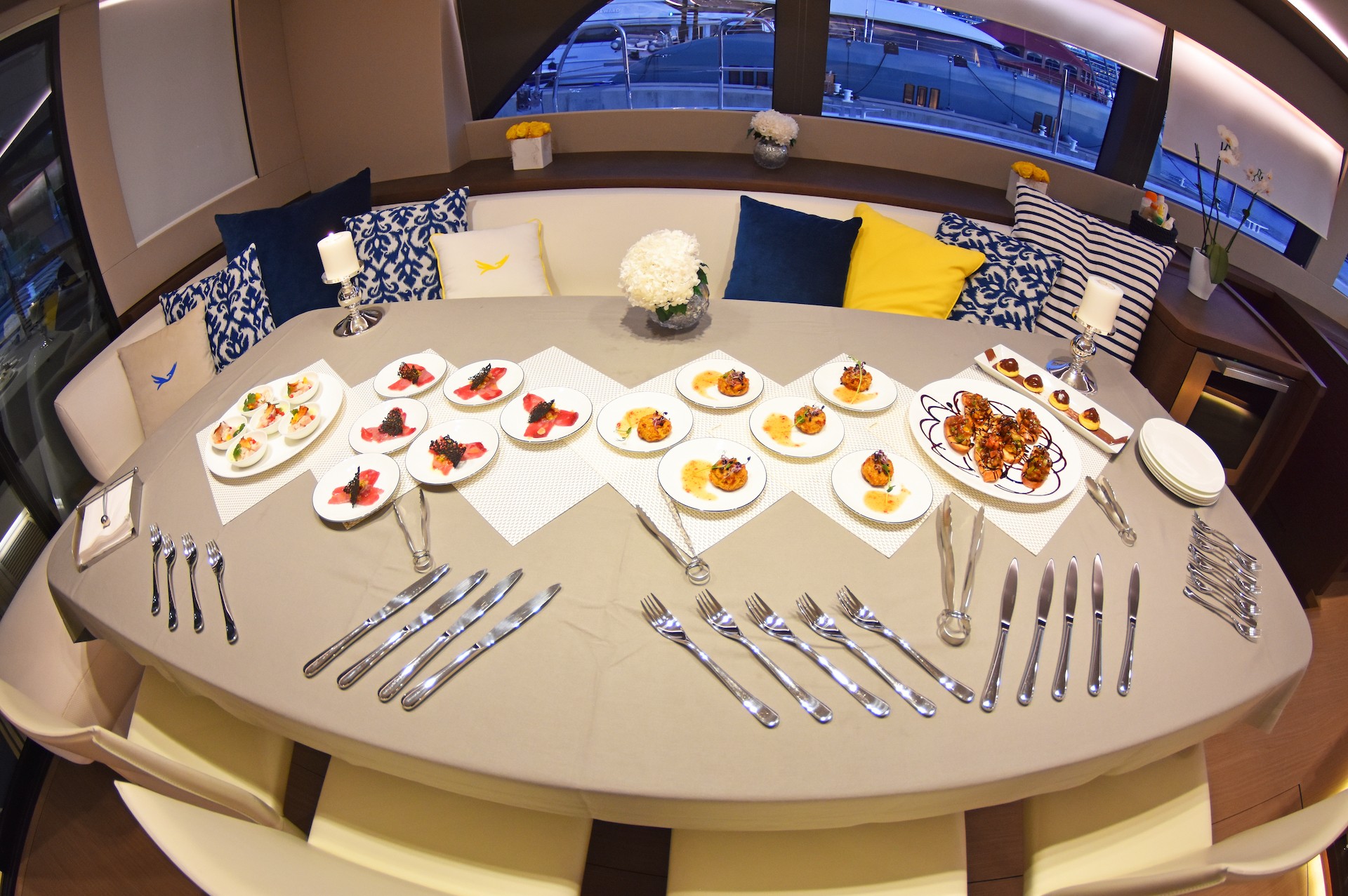 dining yacht charter Mariah Princess iii