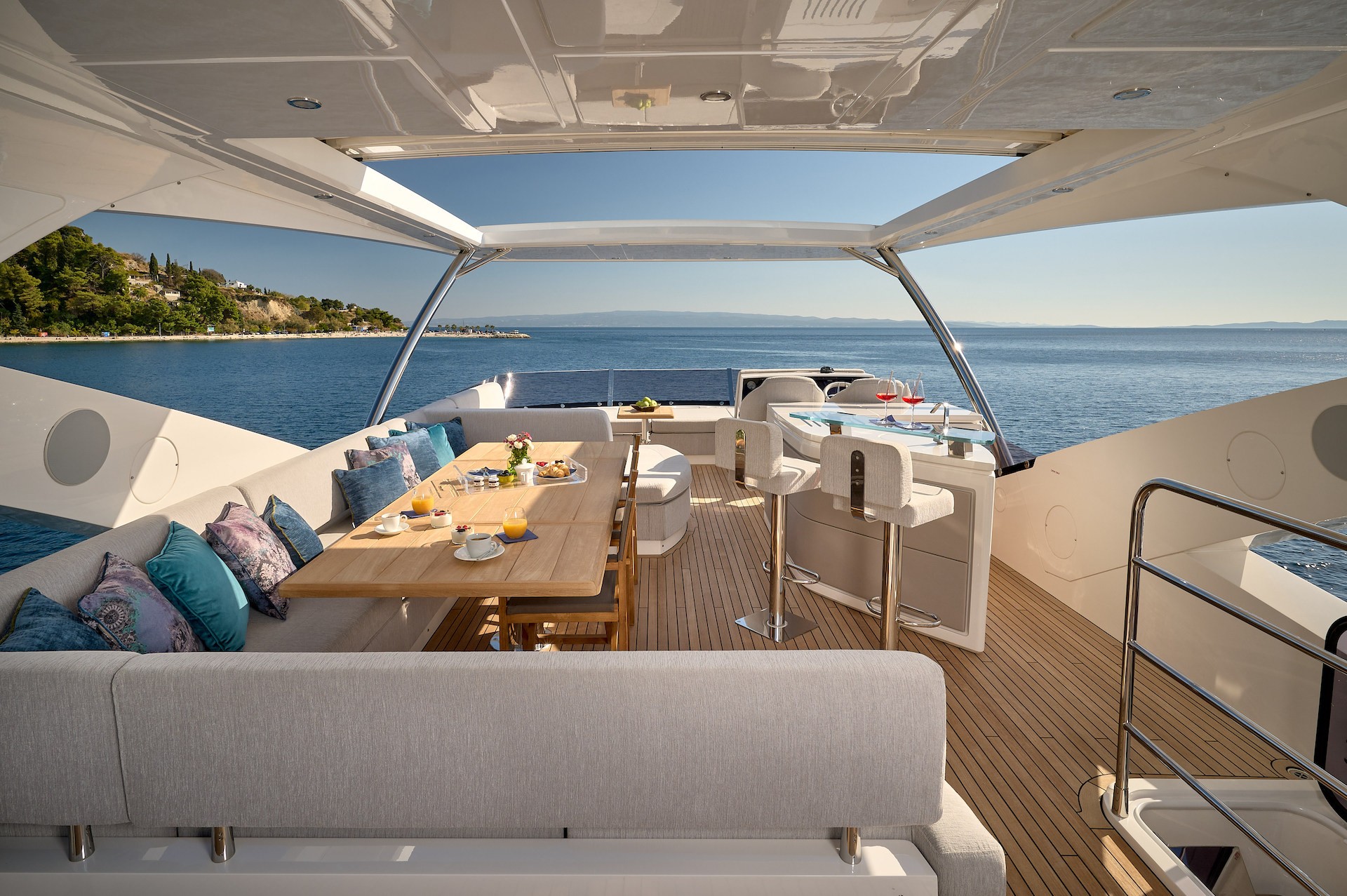 flybridge yacht charter Hideaway1 Croatia