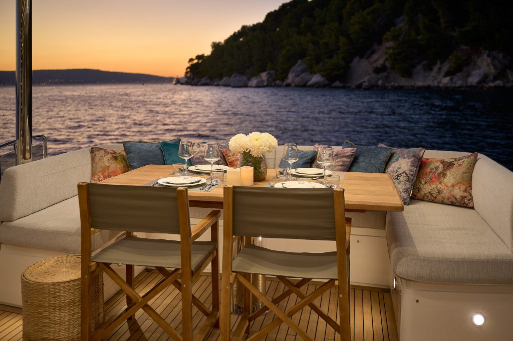 Hideaway1 luxury yacht evening dinning