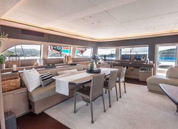 luxury yacht charter C'est La Vie saloon