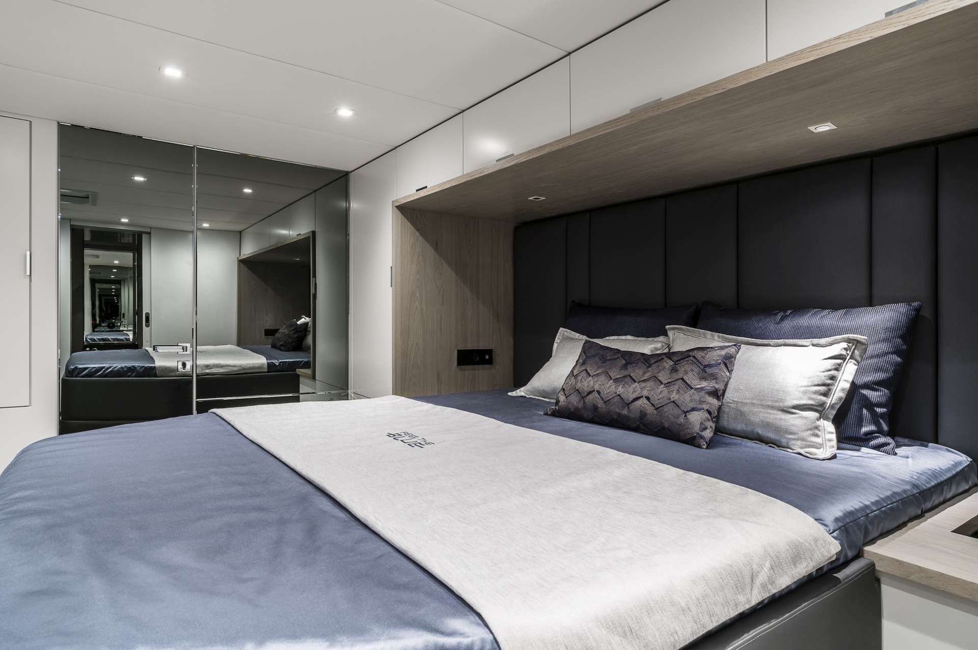 luxury yacht charter guest cabin Feel The Blue