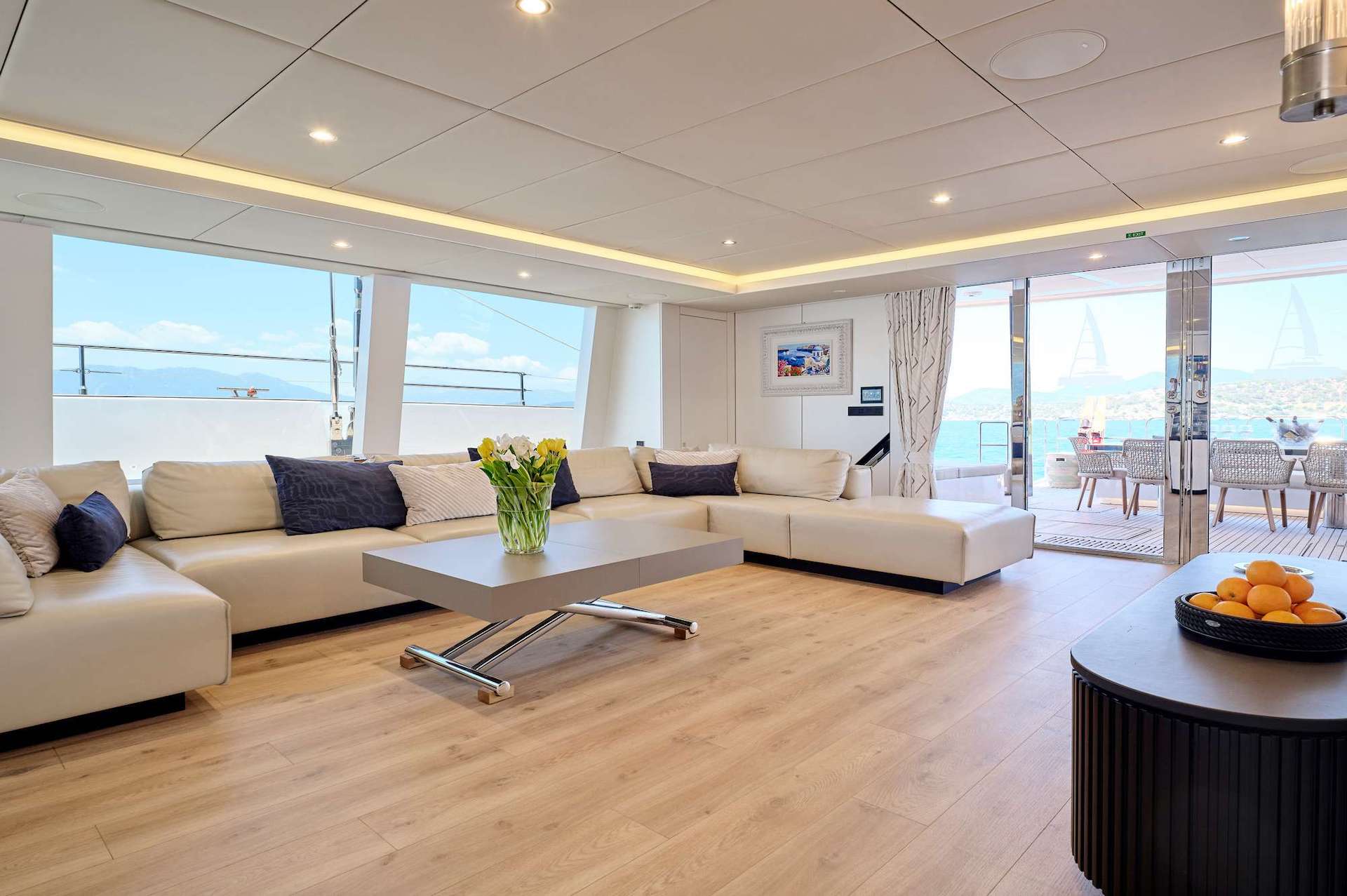 main salon catamaran Genny