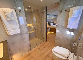 Seaclusion ensuite yacht charter