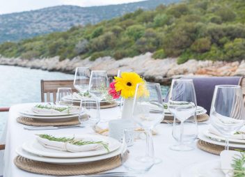 Turkey yacht charter Primadonna table setting