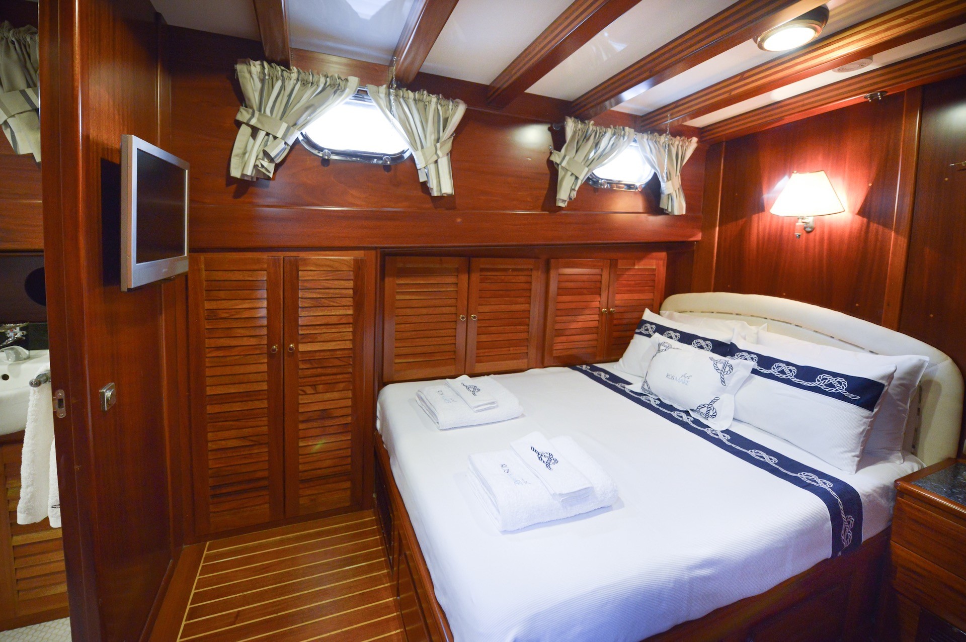 Turkey Ros Mare yacht charter guest cabin