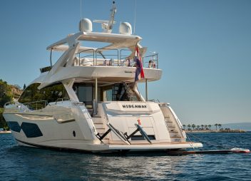 water toys Hideaway1 motor yacht