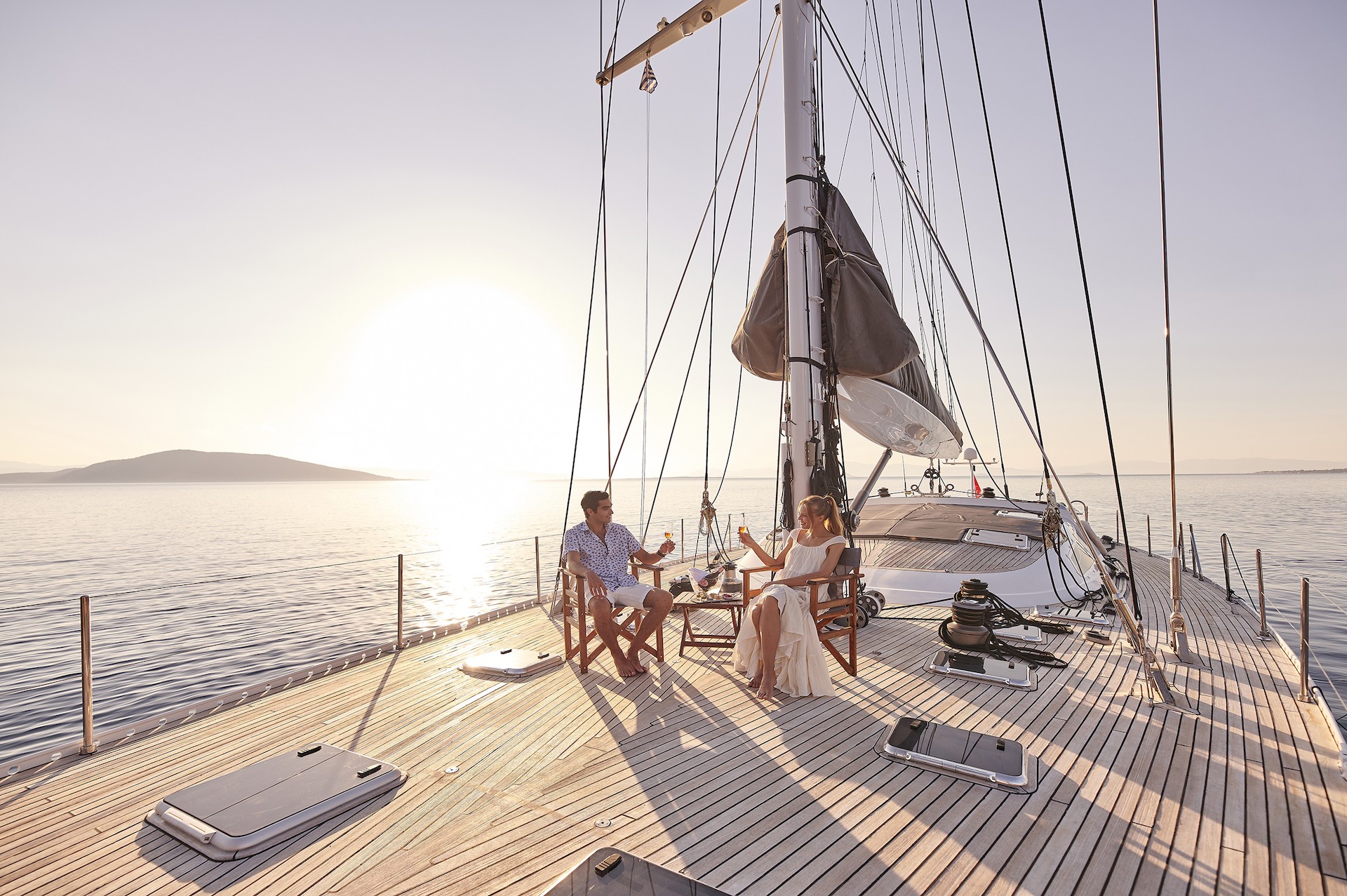 yacht charter Aizu deck