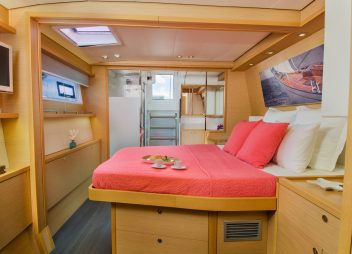 yacht charter Altesse guest cabin