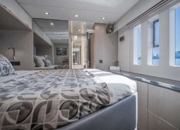 yacht charter Amaya queen cabin