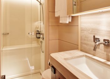 yacht charter Archelon bathroom