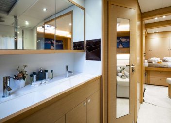 yacht charter Blue Destiny main cabin bathroom