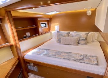 yacht charter cabin Ebb & Flow