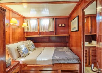 yacht charter cabin Myra