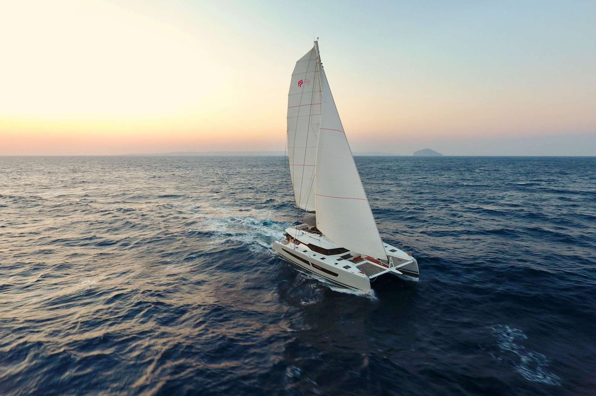 yacht charter catamaran Pixie