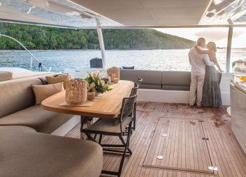 yacht charter C'est La Vie deck