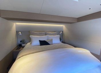 yacht charter double cabin C'est La Vie