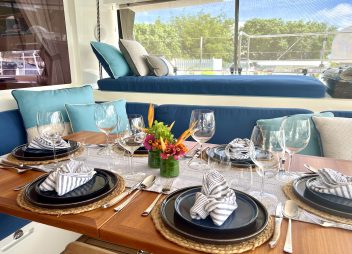 yacht charter Ebb & Flow dining