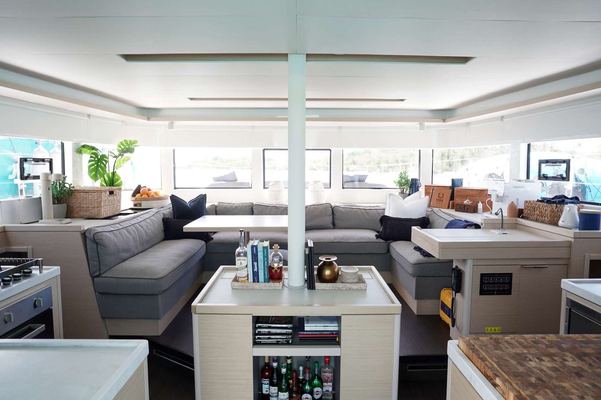 yacht charter Ether saloon