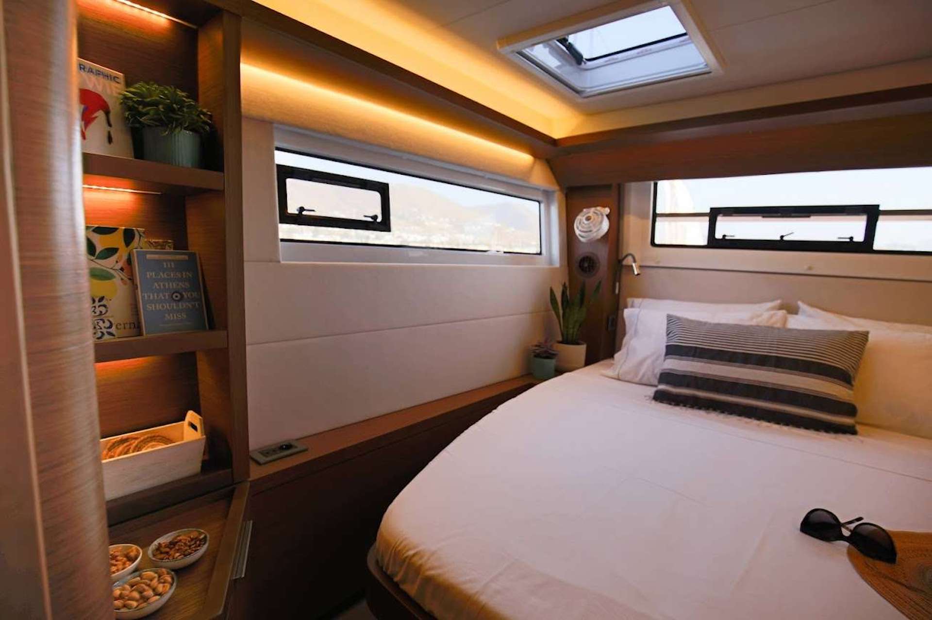 yacht charter guest cabin Andiamo