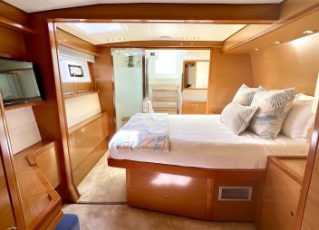 yacht charter guest cabin Ebb & Flow