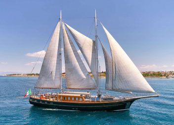 yacht charter gulet Myra Greece