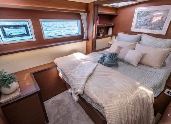 yacht charter Liquid Zen port aft cabin