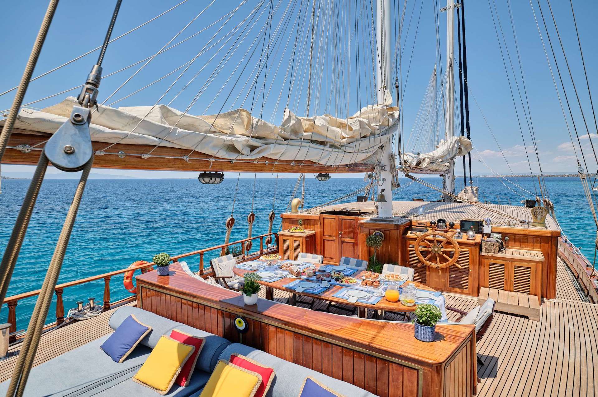 yacht charter Myra luxury deck