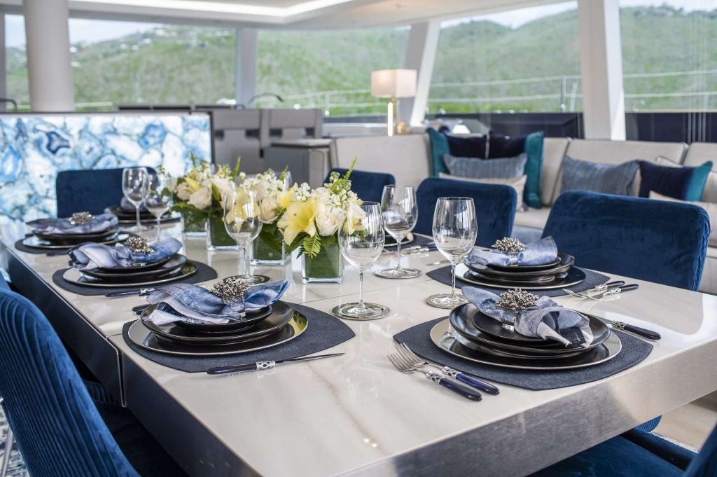 yacht charter Relentless II table setting