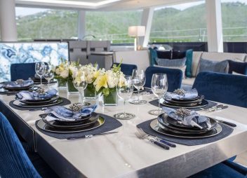 yacht charter Relentless II table setting