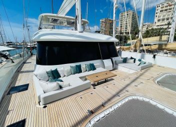 yacht charter Seaclusion luxury seating