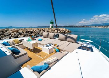 yacht charter sunbathing Signature Concept