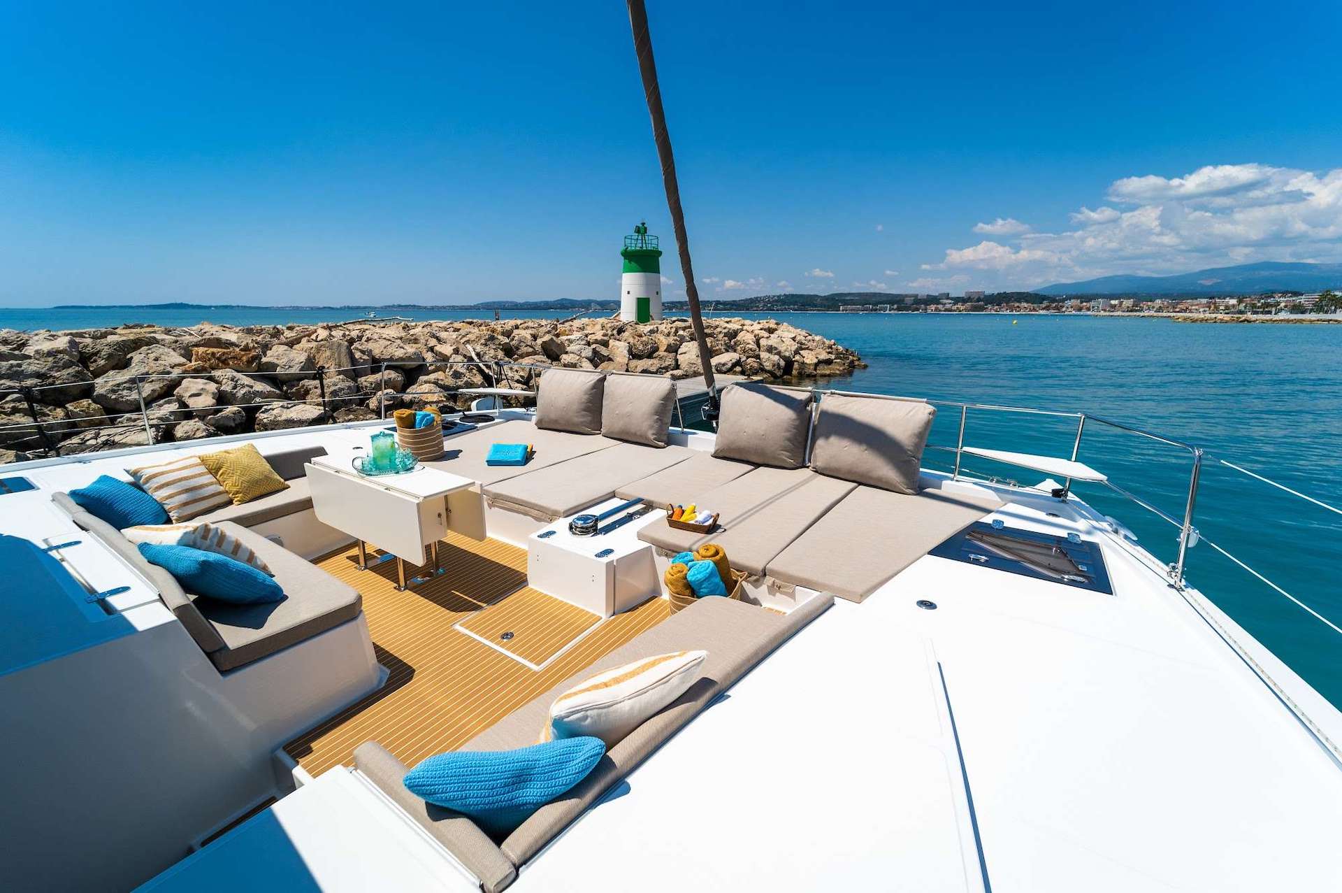 yacht charter sunbathing Signature Concept