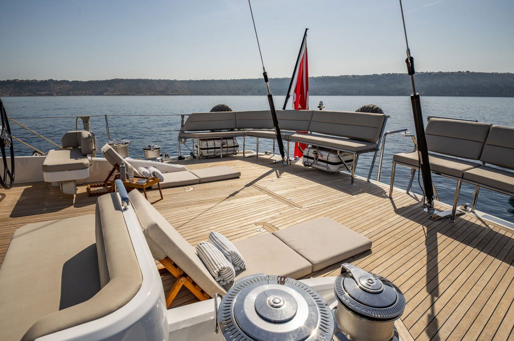 yacht charter sun deck Archelon