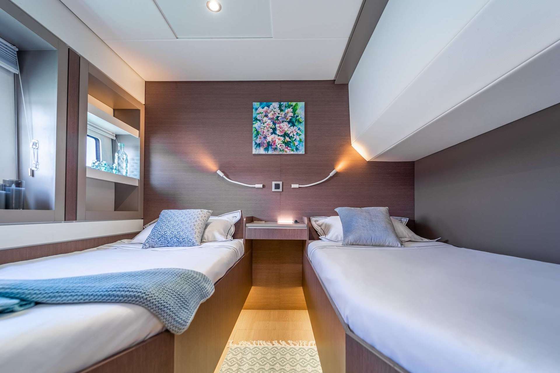 yacht charter twin cabin Signature Concept