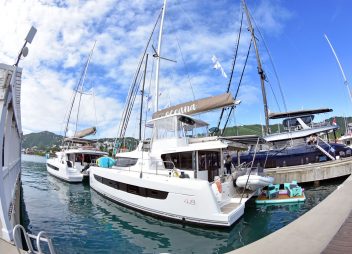 catamaran Oceana yacht charter