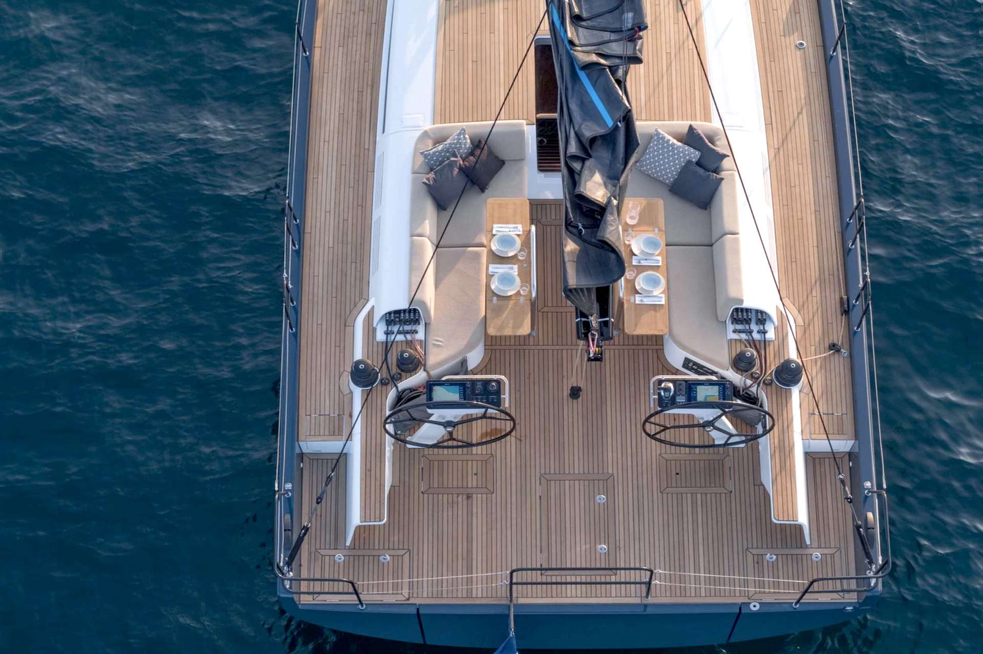 luxury yacht charter Izanami