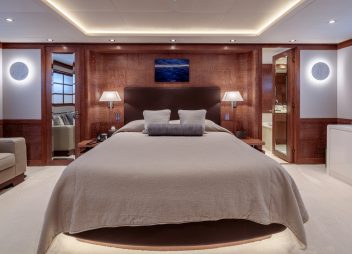 master cabin yacht charter Shooting Star