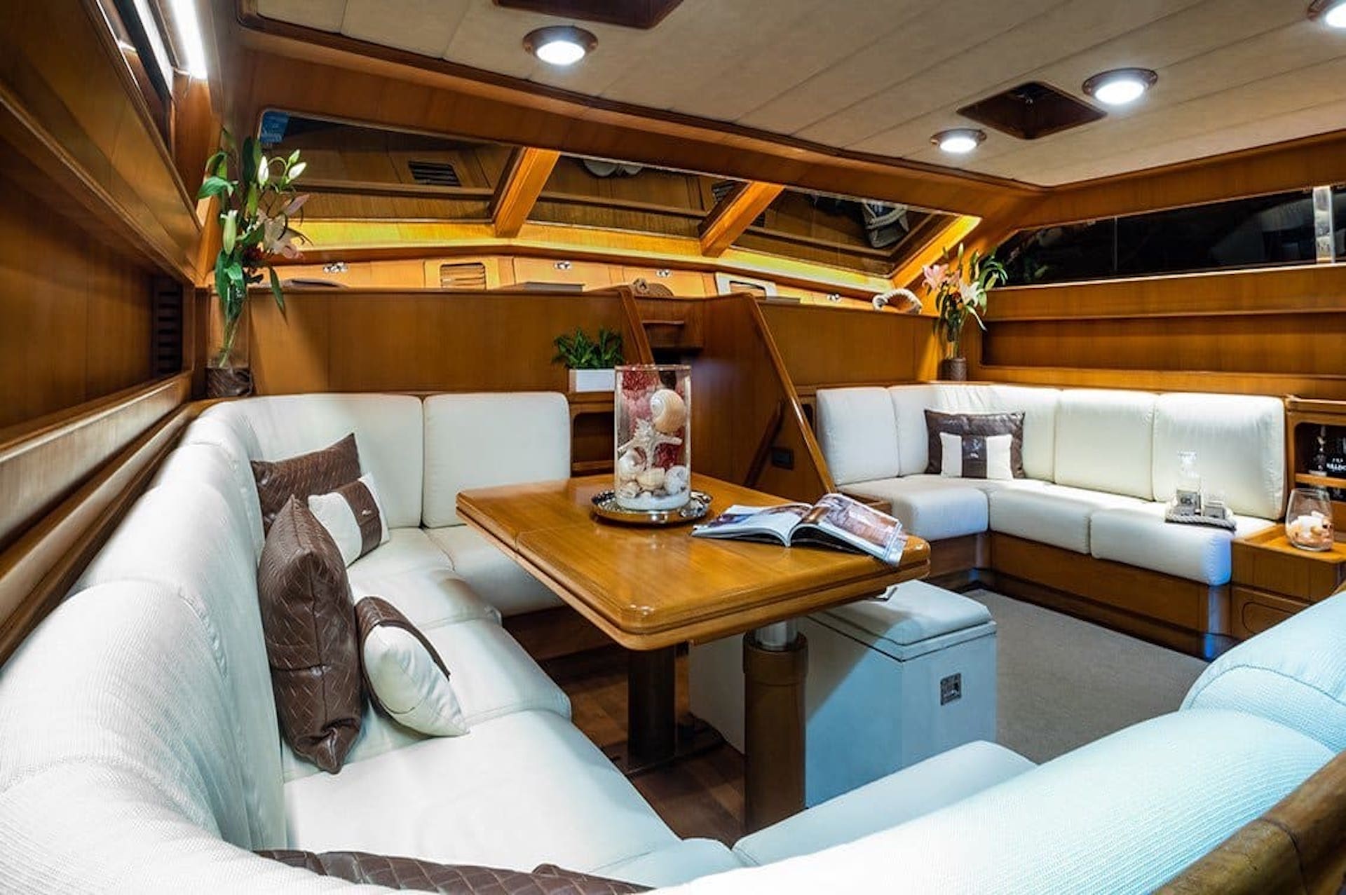 sailing yacht charter My Lotty saloon